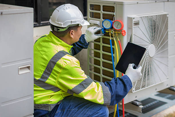 Professional Heat Pump Repair technician working in Hamlin, TX